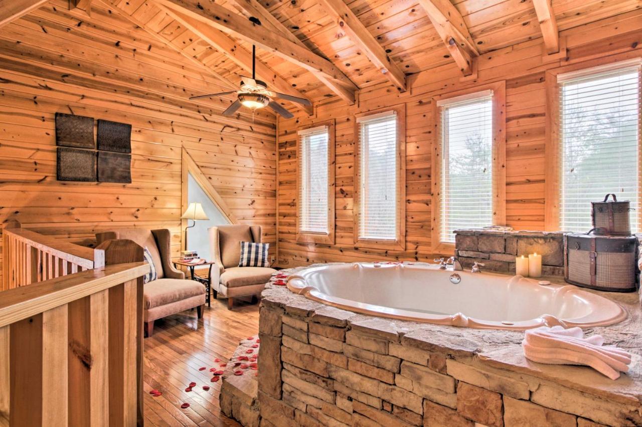 Cabin With Hot Tub About 2 Mi To Island In Pigeon Forge! المظهر الخارجي الصورة