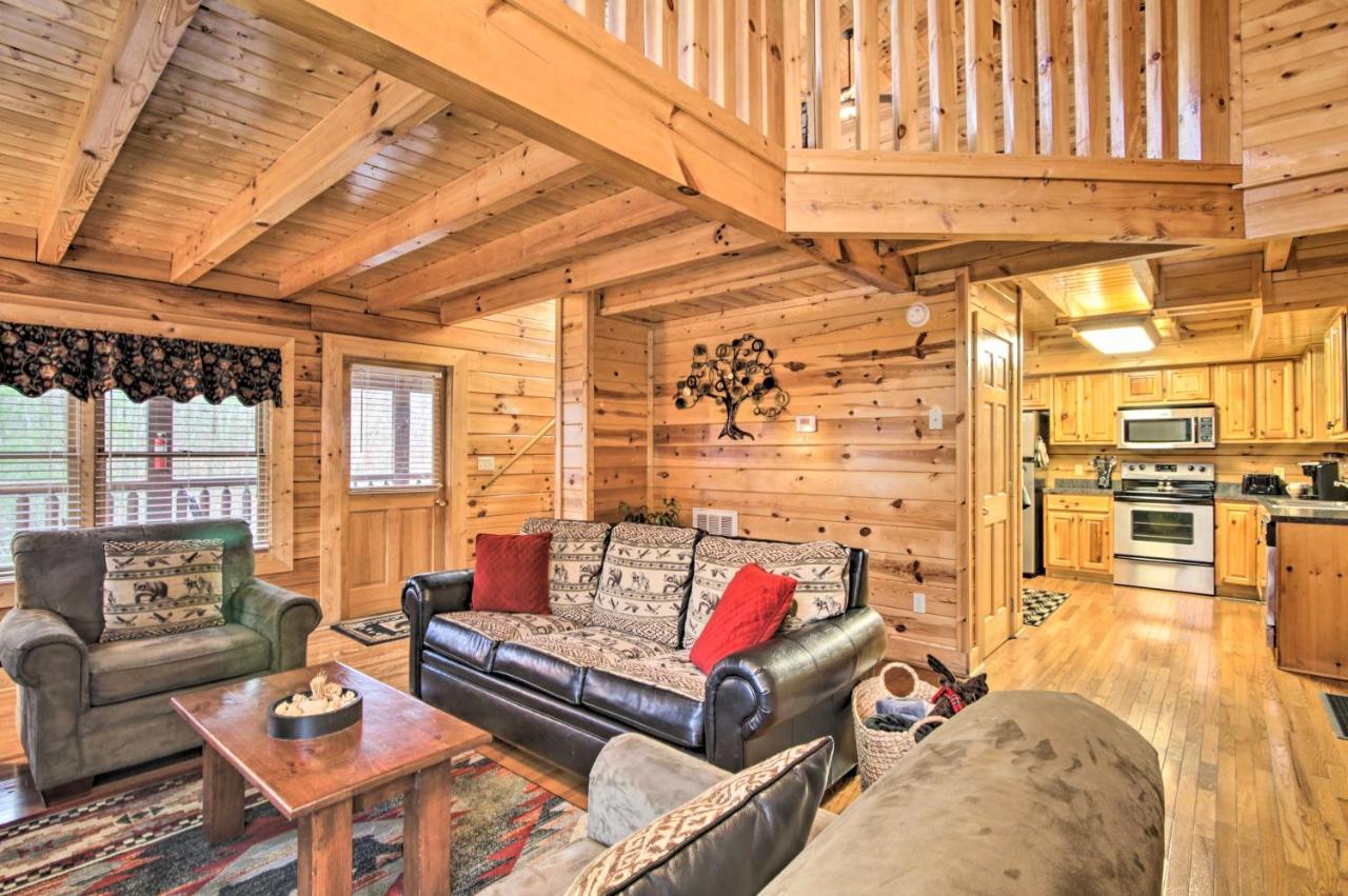 Cabin With Hot Tub About 2 Mi To Island In Pigeon Forge! المظهر الخارجي الصورة
