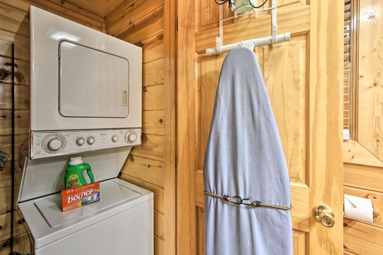 Cabin With Hot Tub About 2 Mi To Island In Pigeon Forge! المظهر الخارجي الصورة