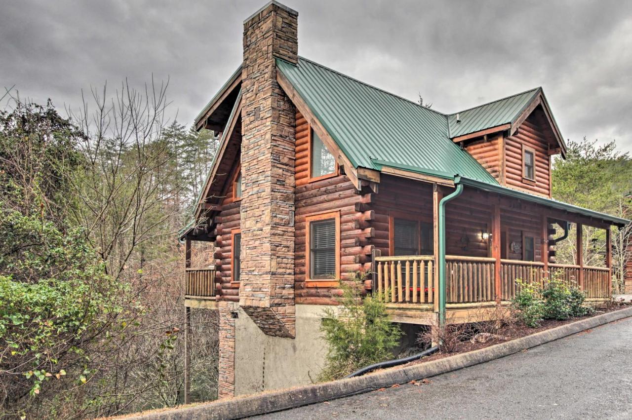 Cabin With Hot Tub About 2 Mi To Island In Pigeon Forge! المظهر الخارجي الصورة