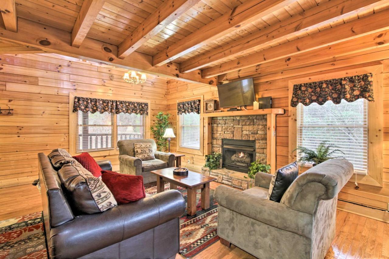 Cabin With Hot Tub About 2 Mi To Island In Pigeon Forge! المظهر الخارجي الصورة