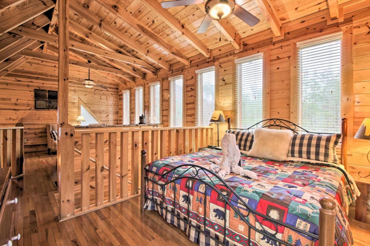 Cabin With Hot Tub About 2 Mi To Island In Pigeon Forge! المظهر الخارجي الصورة